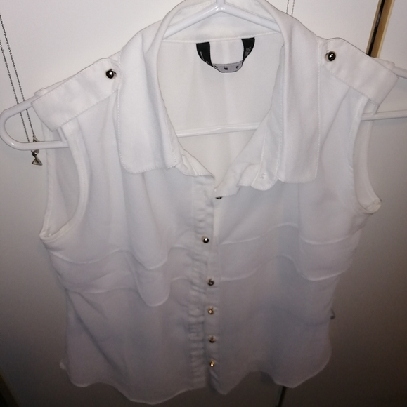 Sleeveless blouse - Picture 4 of 8